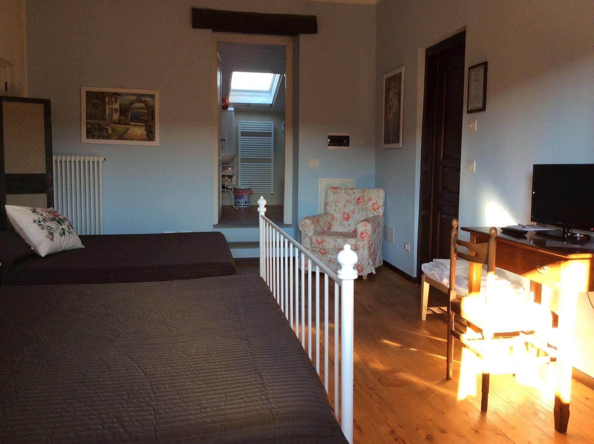 Bed and Breakfast Quattro Gatti Airasca Esterno foto
